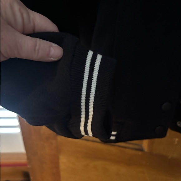 Impressions Elegant Black Outerwear - Picture 4 of 6